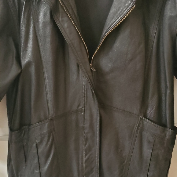 Leather jacket - Picture 2 of 8